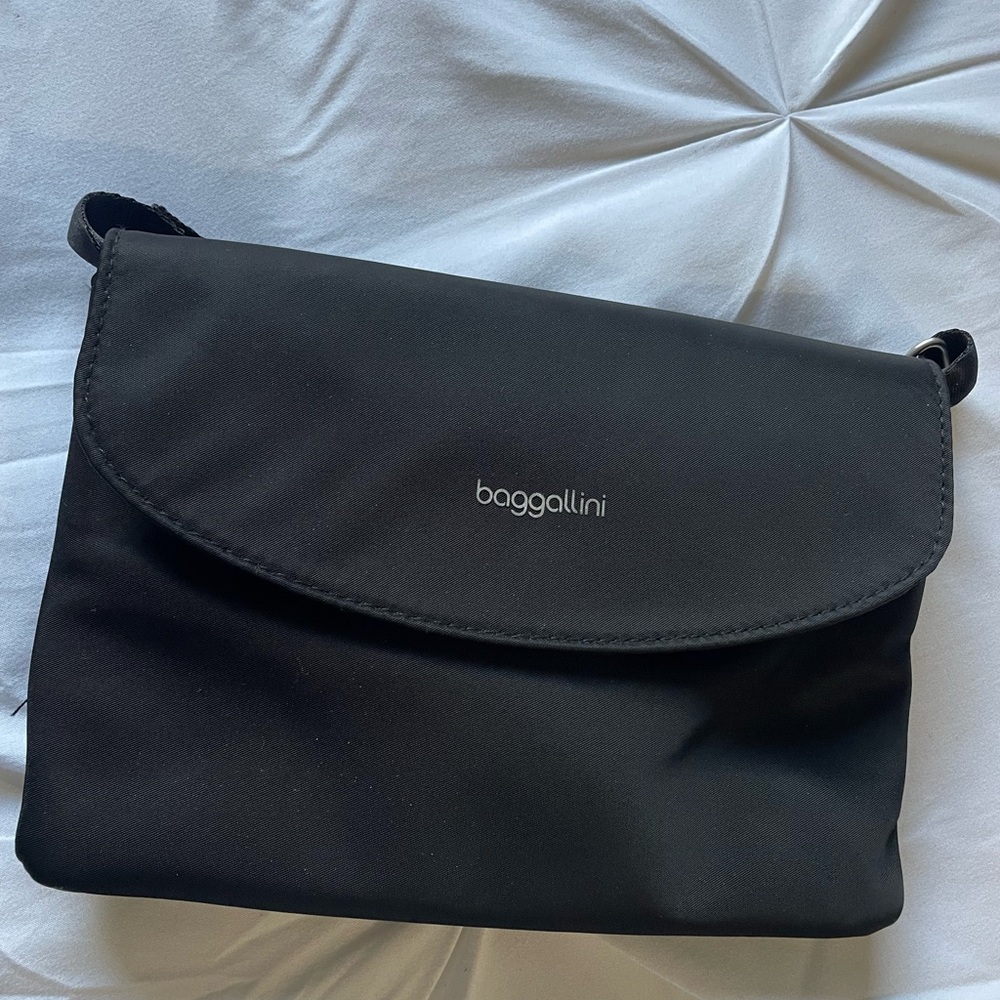 Baggallini Classic Black Crossbody Bag